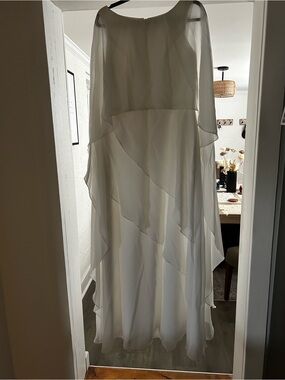 JJ's House White Bridal-Style Gown Top